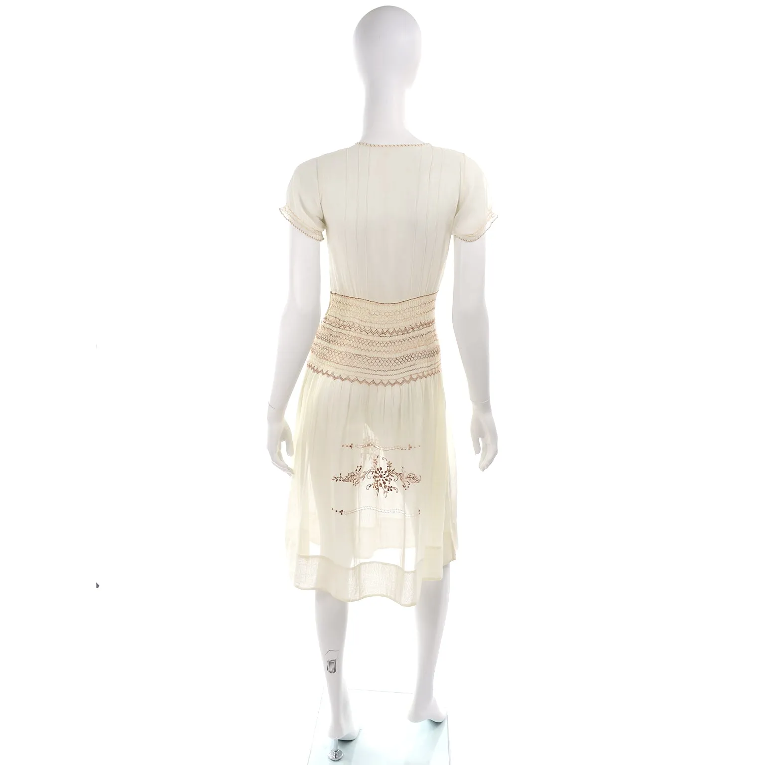1920s Hungarian Peasant Embroidered Cream Cotton Dress w Smock Pleating