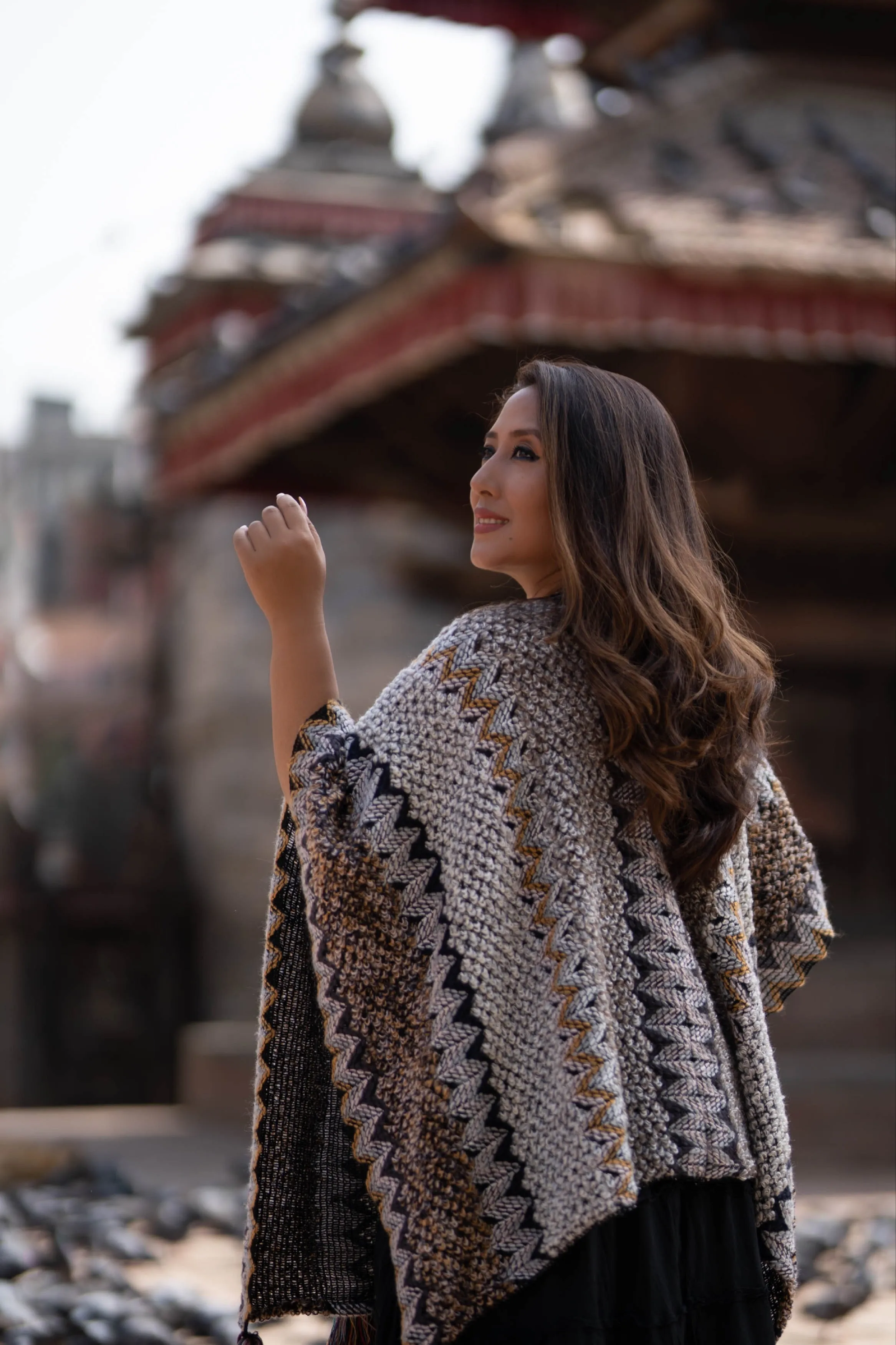 Fringed knit kimono (Grey)