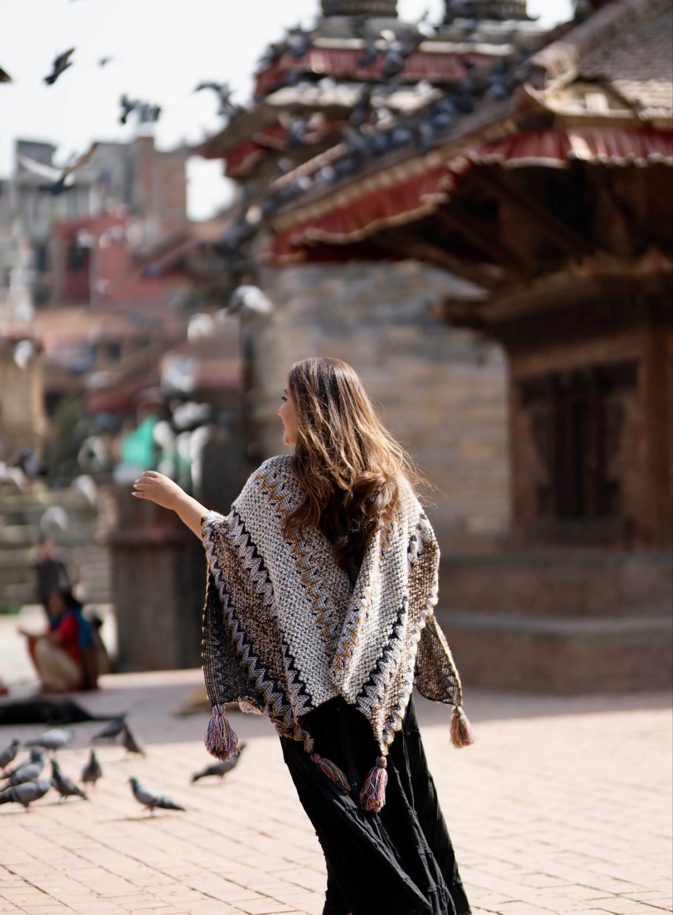 Fringed knit kimono (Grey)